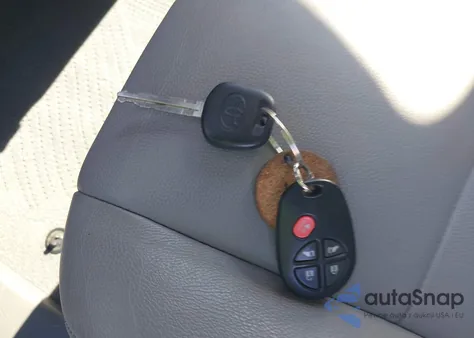 2020 Toyota Sienna Le z USA, uszkodzony, nr VIN 5TDKZ3DC1LS080737